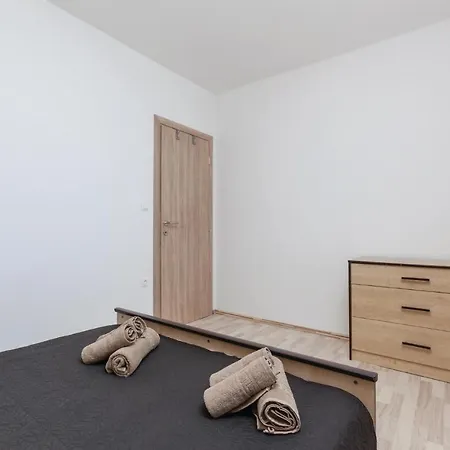 Three-bedroom In アパート