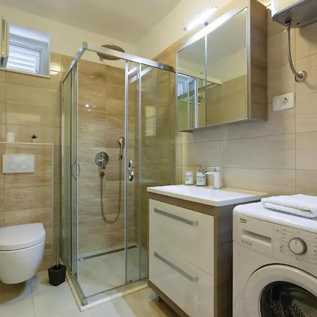 Three-bedroom In * Split