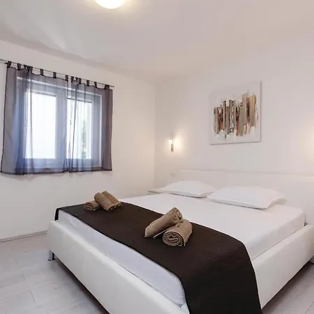 Apartament Three-bedroom In Split