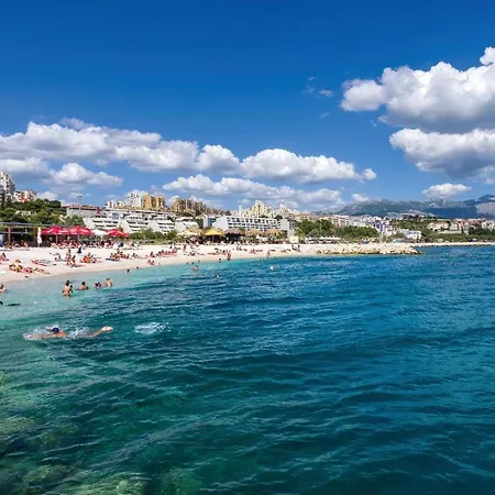 Three-bedroom In Спліт