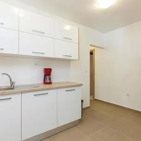 Three-bedroom In Апартаменти