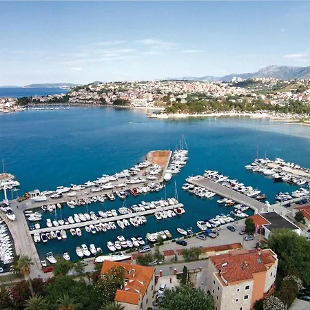 Appartement Three-bedroom In Split