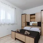 公寓 Three-bedroom In